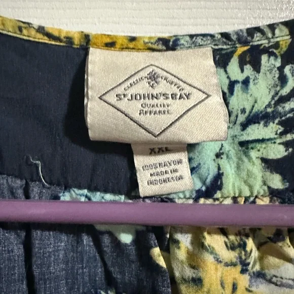 Navy Floral Blouse - Picture 3 of 4